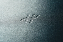 HUBLOT-big-bang-book-20-ans-detail-embossage-monogram